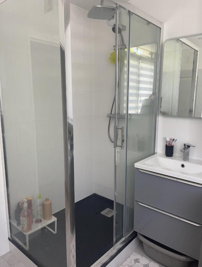 Une Chambre Dans Un Appartement Ablon-sur-Seine Buitenkant foto