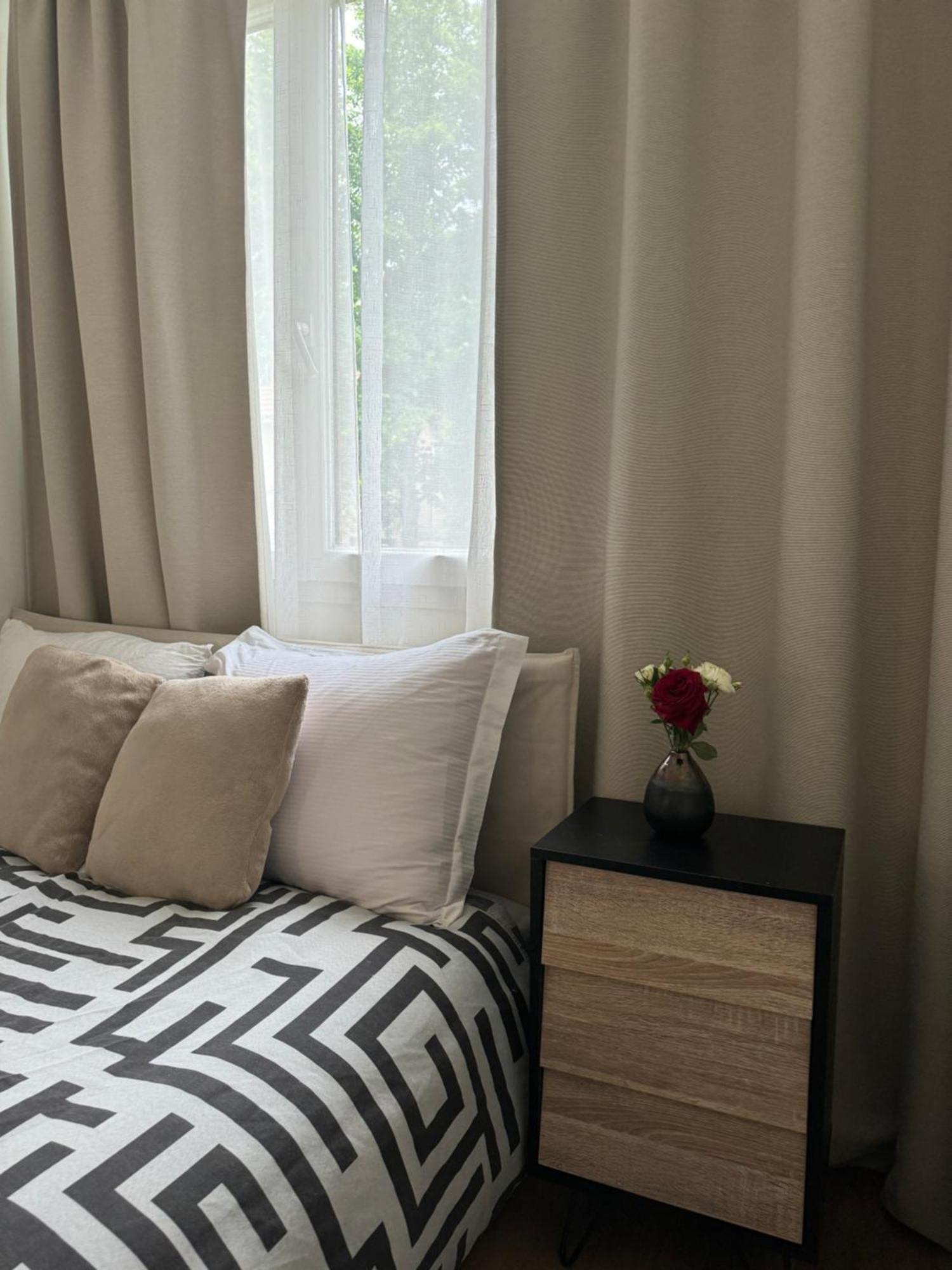Une Chambre Dans Un Appartement Ablon-sur-Seine Buitenkant foto